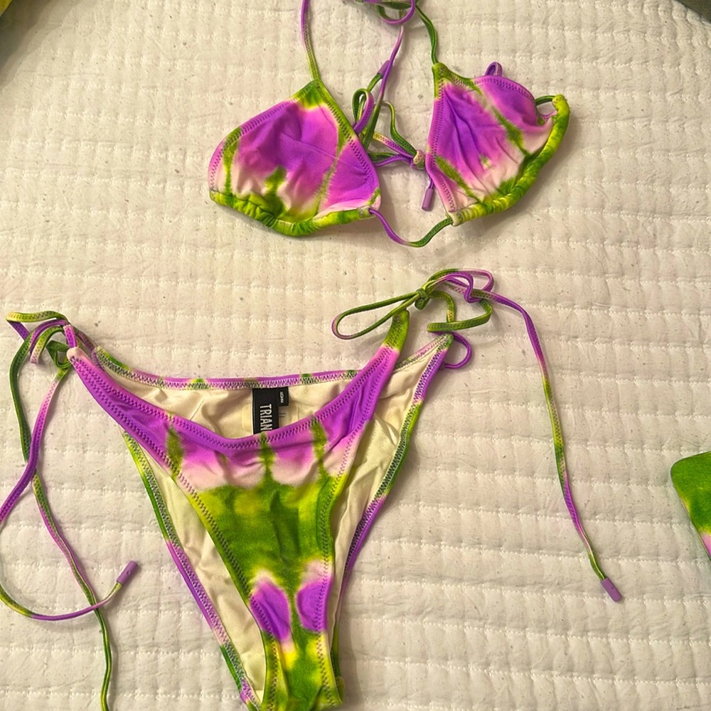 Tie die triangl swimsuit- never worn